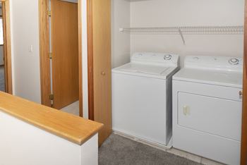 Full size in-unit washer & dryer